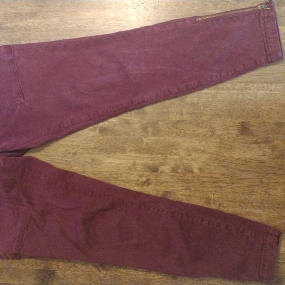 Joie: Park skinny jeans. Mid rise with rear flap button pockets. 30 - Picture 4 of 6